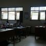 Potret Haru dan Gembira Siswi SMP di Banjarnegara Kembali ke Sekolah