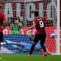 Cetak Dua Gol Lawan Cagliari, Giroud Tak Percaya Kutukan Nomor 9 AC Milan