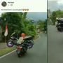 Viral Driver Ojol Angkut Sepeda Motor, Warganet Geram: Harusnya Pakai Otak