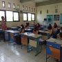 Kota Bekasi Lakukan PTM Hari Pertama, Siswa Canggung Bertemu Temen Sekelas