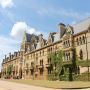 Demi Kuliah di Universitas Oxford, Wanita Cantik Ini Rela Lepas Pekerjaan Bergaji Rp4,4 Miliar