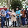 Sambil Ngevlog, Mensos Risma Promosikan Madu Hasil Karang Taruna Aceh