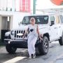 Awkarin Pamer Liburan Jakarta-Bali Naik Jeep Rubicon, Publik Saling Kenang Masa Lalu