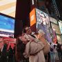 6 Momen Denny Sumargo dan Istri Pamer Kemesraan di Jalanan New York