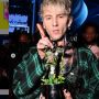 5 Momen di MTV VMA 2021, Aksi Lil Nas X serta Perkelahian Machine Gun Kelly