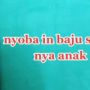Ibu Iseng Coba Pakai Seragam Sekolah Anak, Penampilannya Jadi Sorotan
