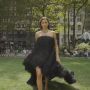 Oscar de la Renta Pamerkan Koleksi Terbaru Lewat Video Clip, Ada Busana dari Tali Rafia