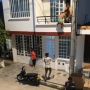 Digerebek Pacar, Aksi Nekat Pria Turunkan Selingkuhan Lewat Balkon Viral