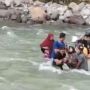 Viral Ibu dan Anak Terjatuh ke Sungai dari Jembatan Gantung, Begini Kondisinya