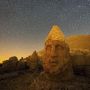 Patung Kepala Batu Besar di Situs Arkeologi Gunung Nemrut Turki