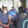 Usai Vaksin, Warga Dapat Hadiah Terigu Dari PT Eastern Pearl Flour Mills