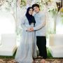 Pengajian Empat Bulanan, Aurel Hermansyah Tampil Anggun dengan Maxi Dress