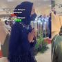 Wkwkwk Viral Baju Pengantin dan Tamu Sama, Netizen: Mempelai Kena Mental