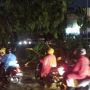 Hujan Disertai Angin Kencang: Pohon Tumbang di Jalan Margonda Depok