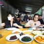 Ngidam! Ini 10 Momen Nagita Slavina Borong Restoran Padang