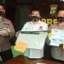 Harga Rp10 Ribu, Polisi Tangkap Pencetak Kartu Vaksin Palsu di Bekasi