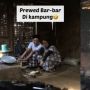 Inspirasi Foto Prewedding Unik Tema Rumah Desa Pedesaan Lengkap Sumur dan Perapian Kayu