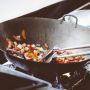 Viral Penggorengan Meleyot Pas Dipakai Goreng Ikan, Publik Ngakak: Nih Wajan Habis Dibaperin Siapa?
