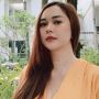 Aura Kasih Tak Mau Lagi Tampil Vulgar, Kini Pilih Penampilan Tertutup demi Anak