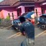 Buka Mesin Mobil, Syok Lihat Ada yang Bersarang: Pertanda Apa Ini?