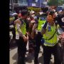 Viral! Polisi Bubarkan Upaya Ormas Loreng Tutup Jalan Ahmad Yani Serang