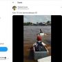 Viral Video Bocah SD Nyebrang Sungai Pakai Styrofoam, Netizen: Kenapa Gak Ditolongin?