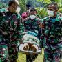 Prajurit TNI Kehabisan Darah Terkena Peluru di Dada