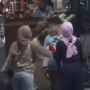 Viral! Tepergok Lagi Bareng Cewek Lain, Cowok Ini Disiram Minuman Pacarnya