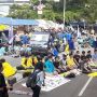 Adzan Berkumandang di Sela Aksi Demo BEM SI