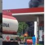 Viral! Truk Terbakar Hebat di Dekat Pom Bensin Sidoarjo, Warga Panik
