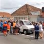 Viral Mobil Pick Up Diserbu Warga Gara-Gara Telur, Sebabnya Memilukan