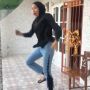 Viral Sikap Manis Adik Ambilkan Sandal Kakak, Pas Dipakai Bikin Loncat Histeris