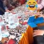 Bapak-bapak Insecure Pas Lihat Taplak Meja, Publik: Langsung 3 Hari Gak Keluar Kamar