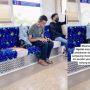 Momen Pria Sempatkan Salat Sambil Duduk di KRL dan 5 Berita Viral Lainnya