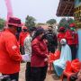 Tinjau Vaksinasi Door to Door, Puan Maharani Disambut Warga Cibinong