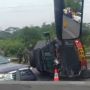 Viral Detik-detik Barracuda Brimob Terguling di Tol Cipularang
