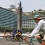 Kawasan Bundaran HI Kembali Dipadati Warga Berolahraga