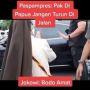 Viral Detik-detik Jokowi Nekat Turun di Jalan Temui Biarawati di Papua, Publik Terharu