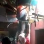 Viral Atlet Gantole PON Papua Mendarat di Atap Warga Sampai Ambruk, Publik Malah Lega
