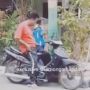 Miris! Viral Video Anak Kecil Diturunkan Ayahnya di Pinggir Jalan dan Disuruh Ngamen