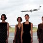 Catwalk Hermes untuk Paris Fashion Week Dibangun di Hanggar Pesawat