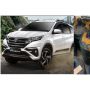 Cara Unik Pria Beli Toyota Rush di Dealer, Bawa Banyak Galon Berisi Uang Pecahan Rp 500