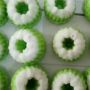 Beredar Video Warganet Jajan Kue Putu, Mendadak Panik Pas Lihat Penjual Kantongi Benda Ini