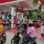Antrian Panjang di SPBU Kopkar Bontang, Layani Penjualan BBM Non Subsidi Pakai Drum