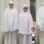 Salat Bareng Bikin Gagal Khusyu, Dua Sahabat Ini Malah Saling Tampar