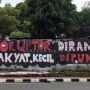 Viral Grafiti Koruptor Dirangkul Rakyat Kecil Dipukul di Bintaro, Kini Telah Dihapus