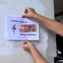 Viral Cowok Pose Anime Demi Ambil Uang di Tembok Parkiran, Aksinya Bikin Ngakak