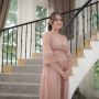 Top 5 Berita Seleb! Amanda Manopo Lengket Mischa Chandrawinata, Prilly Latuconsina Jadi Ibu Ajaib Persikota Tangerang