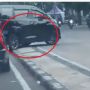 Viral Pemobil Toyota Alphard Terobos Pembatas Jalan, Publik: Mobil Mahal Otaknya Murah