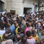 Antrean Warga Palestina di Jalur Gaza Berebut Izin Kerja di Israel